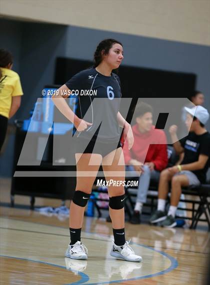 Thumbnail 3 in Estrella Foothills vs Gila Ridge photogallery.