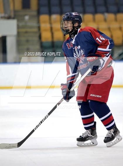 Thumbnail 3 in West Morris Mendham vs Watchung Hills (Essex Holiday Tournament) photogallery.