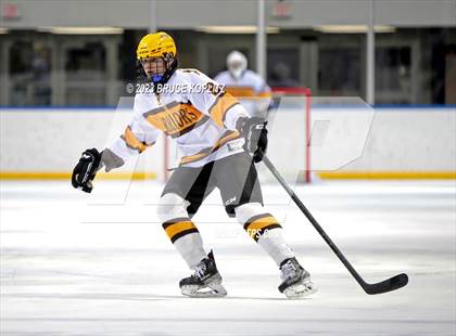 Thumbnail 2 in West Morris Mendham vs Watchung Hills (Essex Holiday Tournament) photogallery.