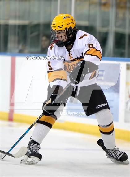 Thumbnail 3 in West Morris Mendham vs Watchung Hills (Essex Holiday Tournament) photogallery.