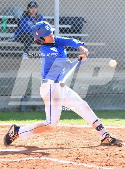 Thumbnail 2 in Phoenix Country Day vs. Fountain Hills (PCDS Desert Classic) photogallery.
