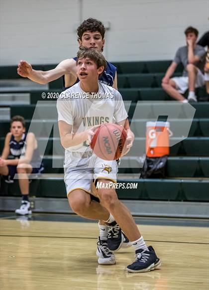 Thumbnail 1 in Woodgrove @ Loudoun Valley photogallery.