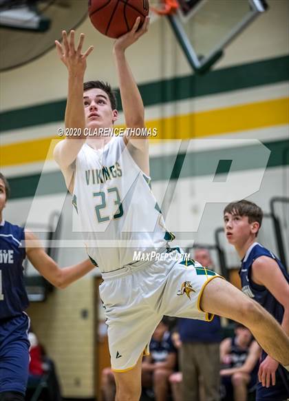 Thumbnail 3 in Woodgrove @ Loudoun Valley photogallery.