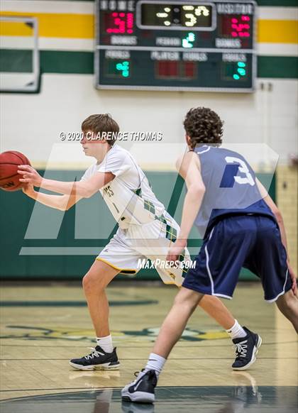 Thumbnail 1 in Woodgrove @ Loudoun Valley photogallery.