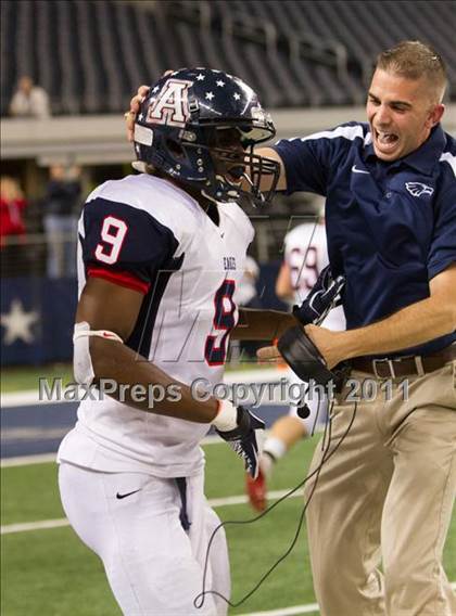 Thumbnail 2 in Allen vs. Keller Central (5A Division 1 Region 1 Bi-District) photogallery.