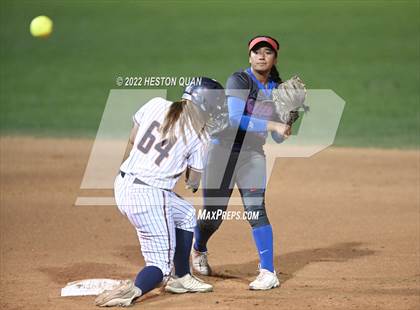 Thumbnail 3 in Roosevelt vs. Los Alamitos (CIF-SS D1 Final) photogallery.