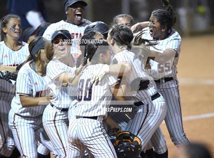 Thumbnail 3 in Roosevelt vs. Los Alamitos (CIF-SS D1 Final) photogallery.