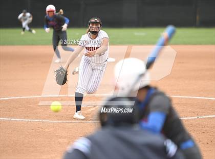 Thumbnail 3 in Roosevelt vs. Los Alamitos (CIF-SS D1 Final) photogallery.