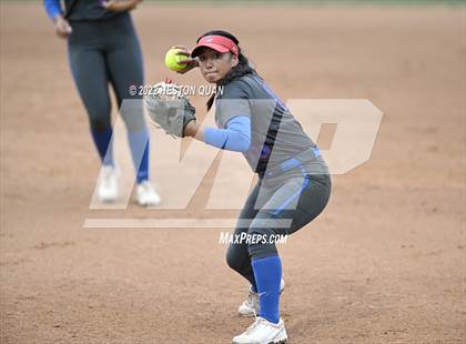 Thumbnail 2 in Roosevelt vs. Los Alamitos (CIF-SS D1 Final) photogallery.
