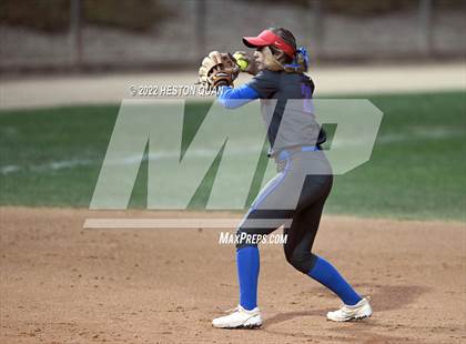 Thumbnail 1 in Roosevelt vs. Los Alamitos (CIF-SS D1 Final) photogallery.