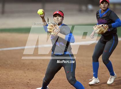 Thumbnail 2 in Roosevelt vs. Los Alamitos (CIF-SS D1 Final) photogallery.