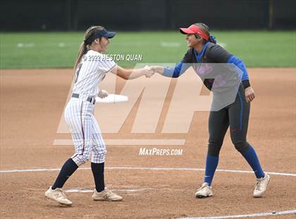Thumbnail 3 in Roosevelt vs. Los Alamitos (CIF-SS D1 Final) photogallery.