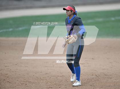 Thumbnail 3 in Roosevelt vs. Los Alamitos (CIF-SS D1 Final) photogallery.