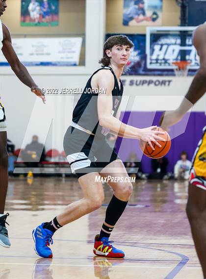 Thumbnail 2 in Farmville Central vs Holly Springs (John Wall Holiday Invitational) photogallery.