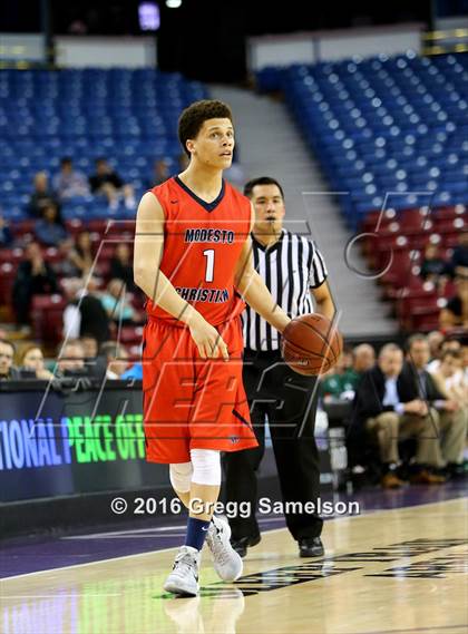 Thumbnail 1 in De La Salle vs. Modesto Christian (CIF NorCal Regional Open Division Final) photogallery.