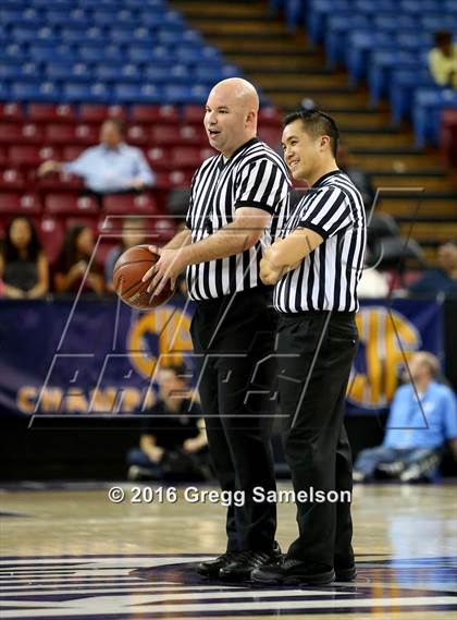 Thumbnail 3 in De La Salle vs. Modesto Christian (CIF NorCal Regional Open Division Final) photogallery.