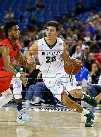 Thumbnail 1 in De La Salle vs. Modesto Christian (CIF NorCal Regional Open Division Final) photogallery.