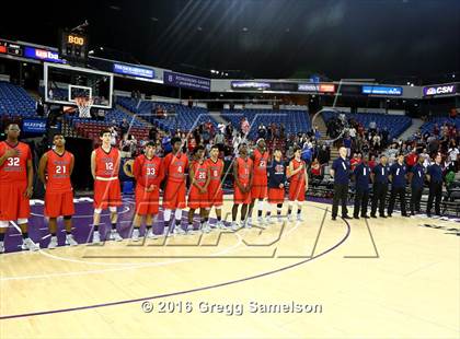 Thumbnail 1 in De La Salle vs. Modesto Christian (CIF NorCal Regional Open Division Final) photogallery.