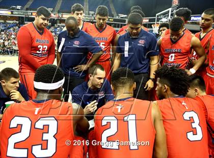 Thumbnail 2 in De La Salle vs. Modesto Christian (CIF NorCal Regional Open Division Final) photogallery.