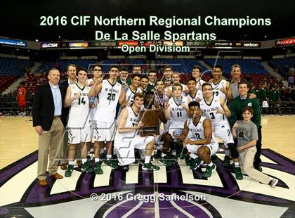 Thumbnail 3 in De La Salle vs. Modesto Christian (CIF NorCal Regional Open Division Final) photogallery.