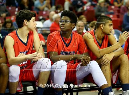 Thumbnail 2 in De La Salle vs. Modesto Christian (CIF NorCal Regional Open Division Final) photogallery.