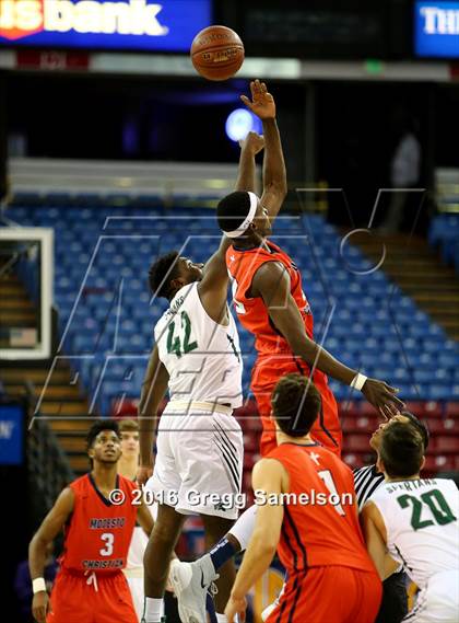 Thumbnail 2 in De La Salle vs. Modesto Christian (CIF NorCal Regional Open Division Final) photogallery.