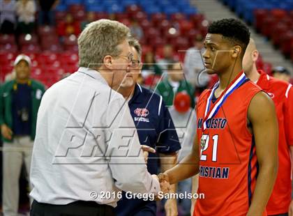 Thumbnail 3 in De La Salle vs. Modesto Christian (CIF NorCal Regional Open Division Final) photogallery.