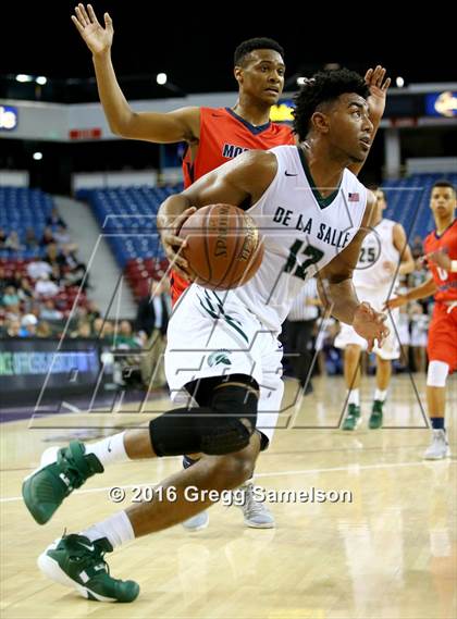 Thumbnail 2 in De La Salle vs. Modesto Christian (CIF NorCal Regional Open Division Final) photogallery.