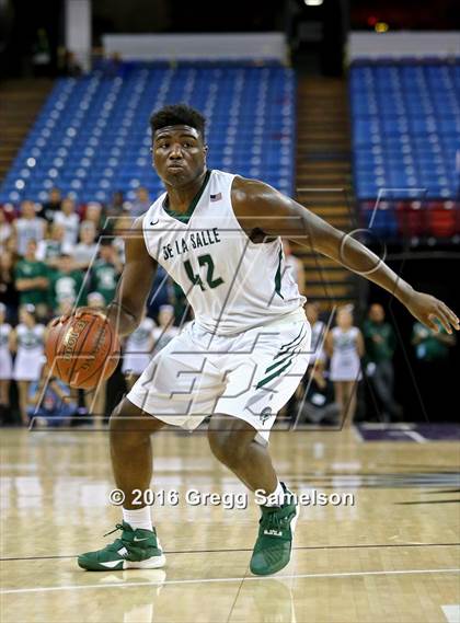 Thumbnail 2 in De La Salle vs. Modesto Christian (CIF NorCal Regional Open Division Final) photogallery.