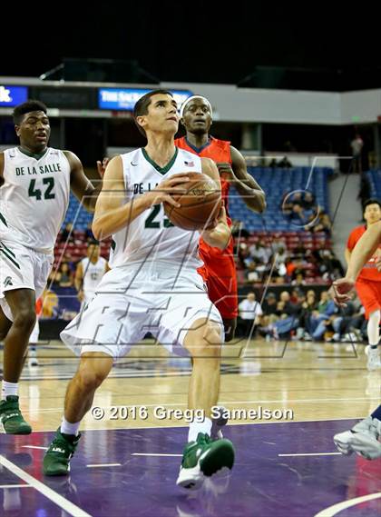Thumbnail 3 in De La Salle vs. Modesto Christian (CIF NorCal Regional Open Division Final) photogallery.