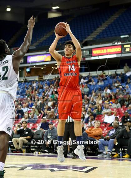 Thumbnail 2 in De La Salle vs. Modesto Christian (CIF NorCal Regional Open Division Final) photogallery.
