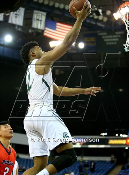Thumbnail 2 in De La Salle vs. Modesto Christian (CIF NorCal Regional Open Division Final) photogallery.