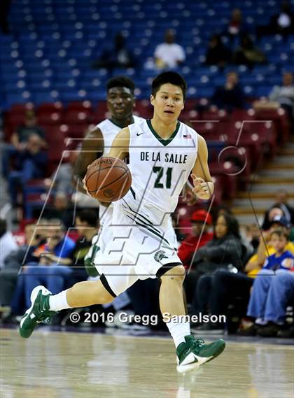Thumbnail 2 in De La Salle vs. Modesto Christian (CIF NorCal Regional Open Division Final) photogallery.