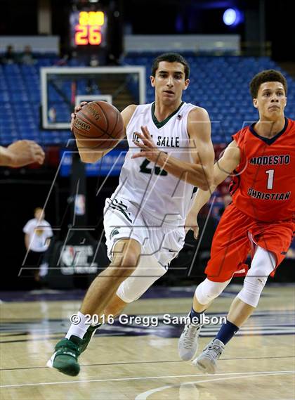 Thumbnail 2 in De La Salle vs. Modesto Christian (CIF NorCal Regional Open Division Final) photogallery.