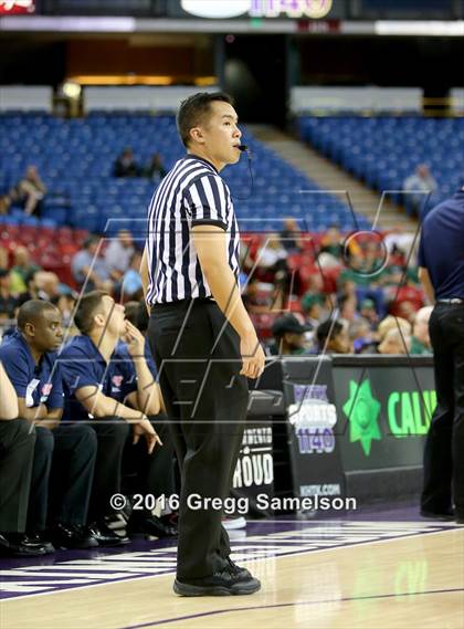 Thumbnail 3 in De La Salle vs. Modesto Christian (CIF NorCal Regional Open Division Final) photogallery.
