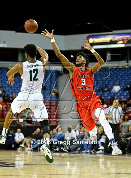 Thumbnail 2 in De La Salle vs. Modesto Christian (CIF NorCal Regional Open Division Final) photogallery.