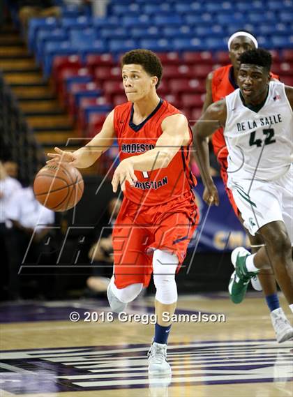 Thumbnail 1 in De La Salle vs. Modesto Christian (CIF NorCal Regional Open Division Final) photogallery.