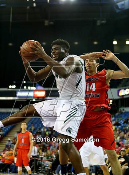 Thumbnail 1 in De La Salle vs. Modesto Christian (CIF NorCal Regional Open Division Final) photogallery.