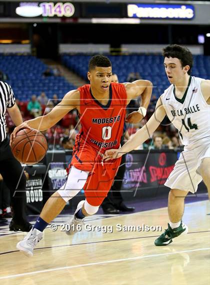 Thumbnail 2 in De La Salle vs. Modesto Christian (CIF NorCal Regional Open Division Final) photogallery.