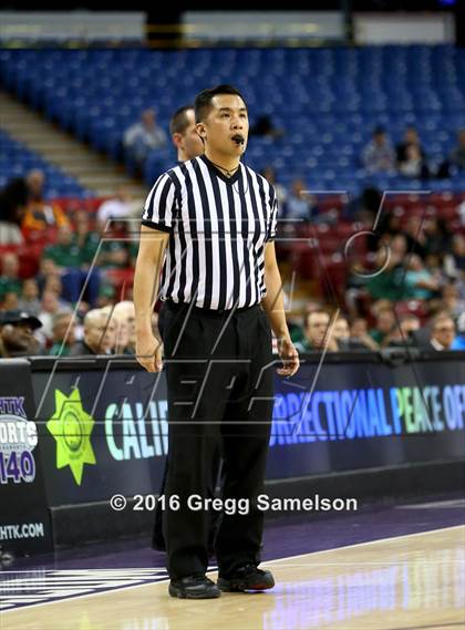 Thumbnail 3 in De La Salle vs. Modesto Christian (CIF NorCal Regional Open Division Final) photogallery.