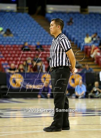 Thumbnail 1 in De La Salle vs. Modesto Christian (CIF NorCal Regional Open Division Final) photogallery.