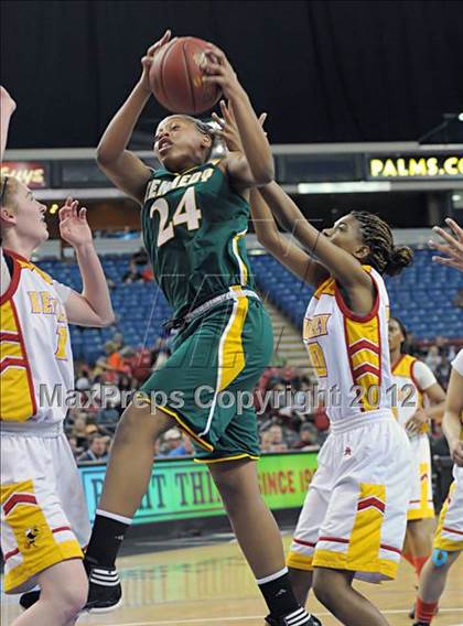Thumbnail 1 in Berkeley vs. Kennedy (CIF D1 NorCal Regional Final) photogallery.