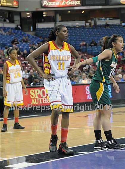 Thumbnail 2 in Berkeley vs. Kennedy (CIF D1 NorCal Regional Final) photogallery.