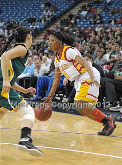 Thumbnail 3 in Berkeley vs. Kennedy (CIF D1 NorCal Regional Final) photogallery.