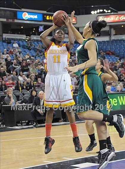 Thumbnail 1 in Berkeley vs. Kennedy (CIF D1 NorCal Regional Final) photogallery.