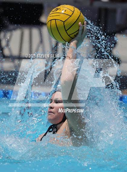 Thumbnail 1 in La Jolla vs. Torrey Pines (18th Annual Draz Classic) photogallery.