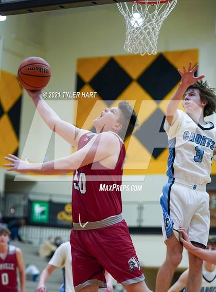 Thumbnail 2 in Danville vs Cascade (Avon High School) photogallery.