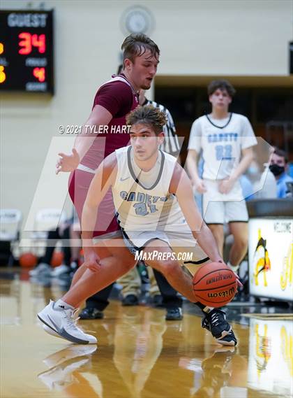 Thumbnail 2 in Danville vs Cascade (Avon High School) photogallery.