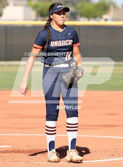 Thumbnail 2 in Poston Butte vs Deer Valley (AIA 4A Conference Play-In) photogallery.