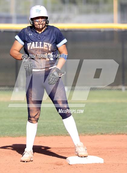 Thumbnail 1 in Poston Butte vs Deer Valley (AIA 4A Conference Play-In) photogallery.